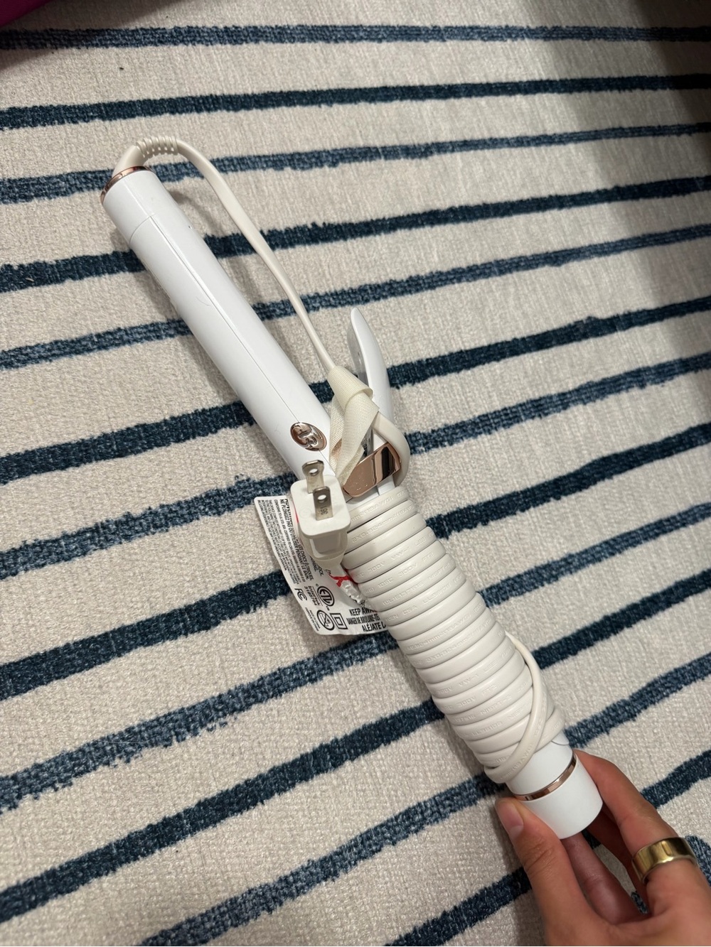 T3 SinglePass® 1.25-Inch
Ceramic Curling Iron - great condition - Picture 5 of 6